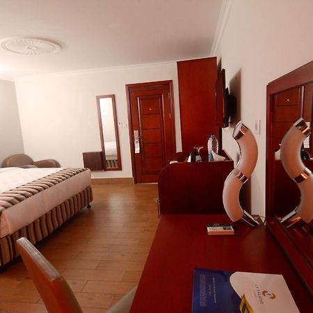 Hotel La Falaise Yaoundé Εξωτερικό φωτογραφία