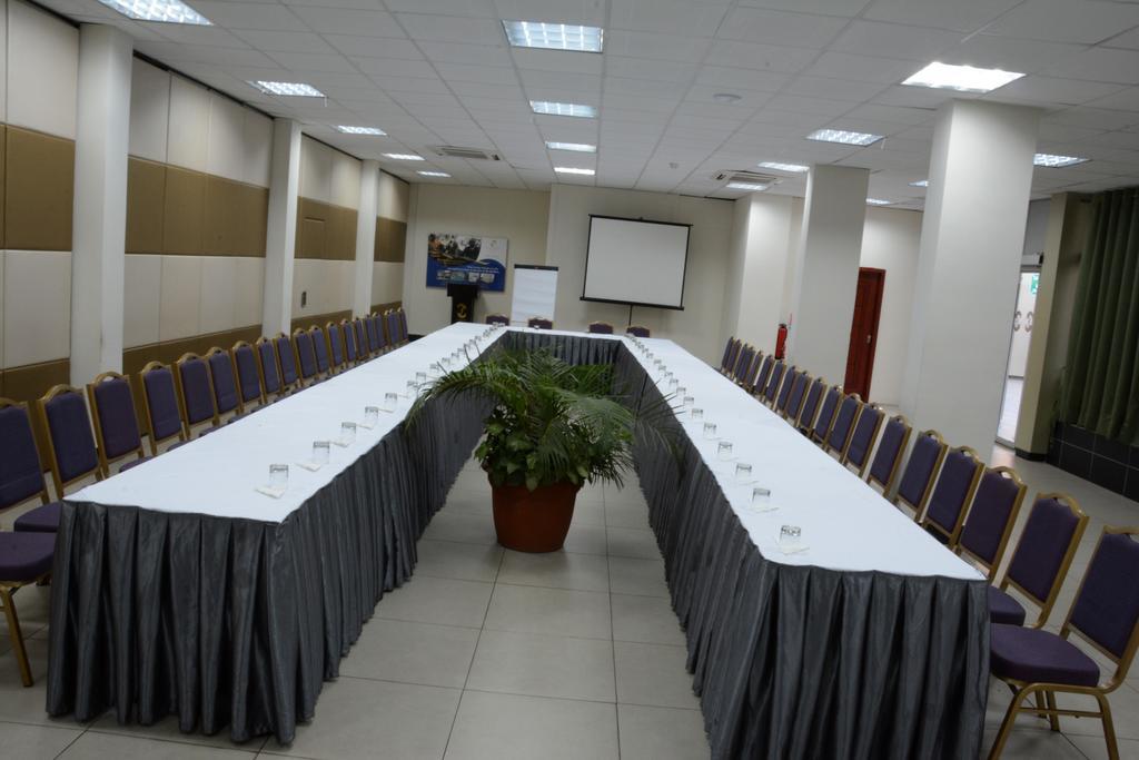Hotel La Falaise Yaoundé Εξωτερικό φωτογραφία