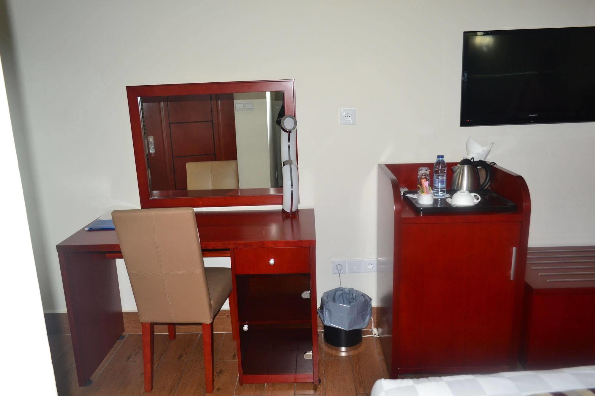 Hotel La Falaise Yaoundé Εξωτερικό φωτογραφία