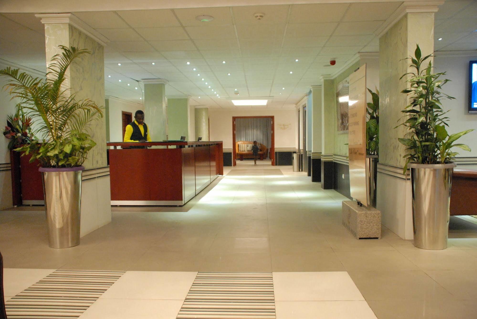 Hotel La Falaise Yaoundé Εξωτερικό φωτογραφία