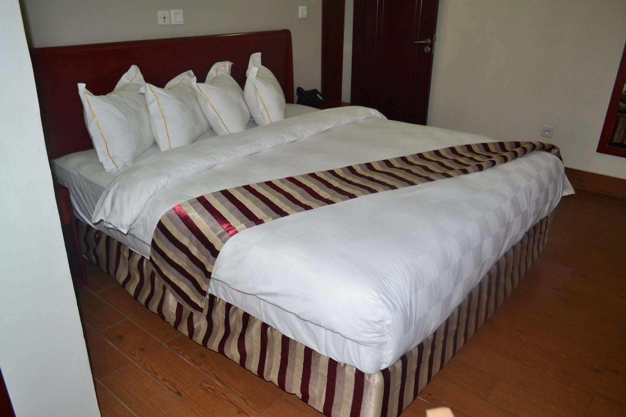 Hotel La Falaise Yaoundé Εξωτερικό φωτογραφία