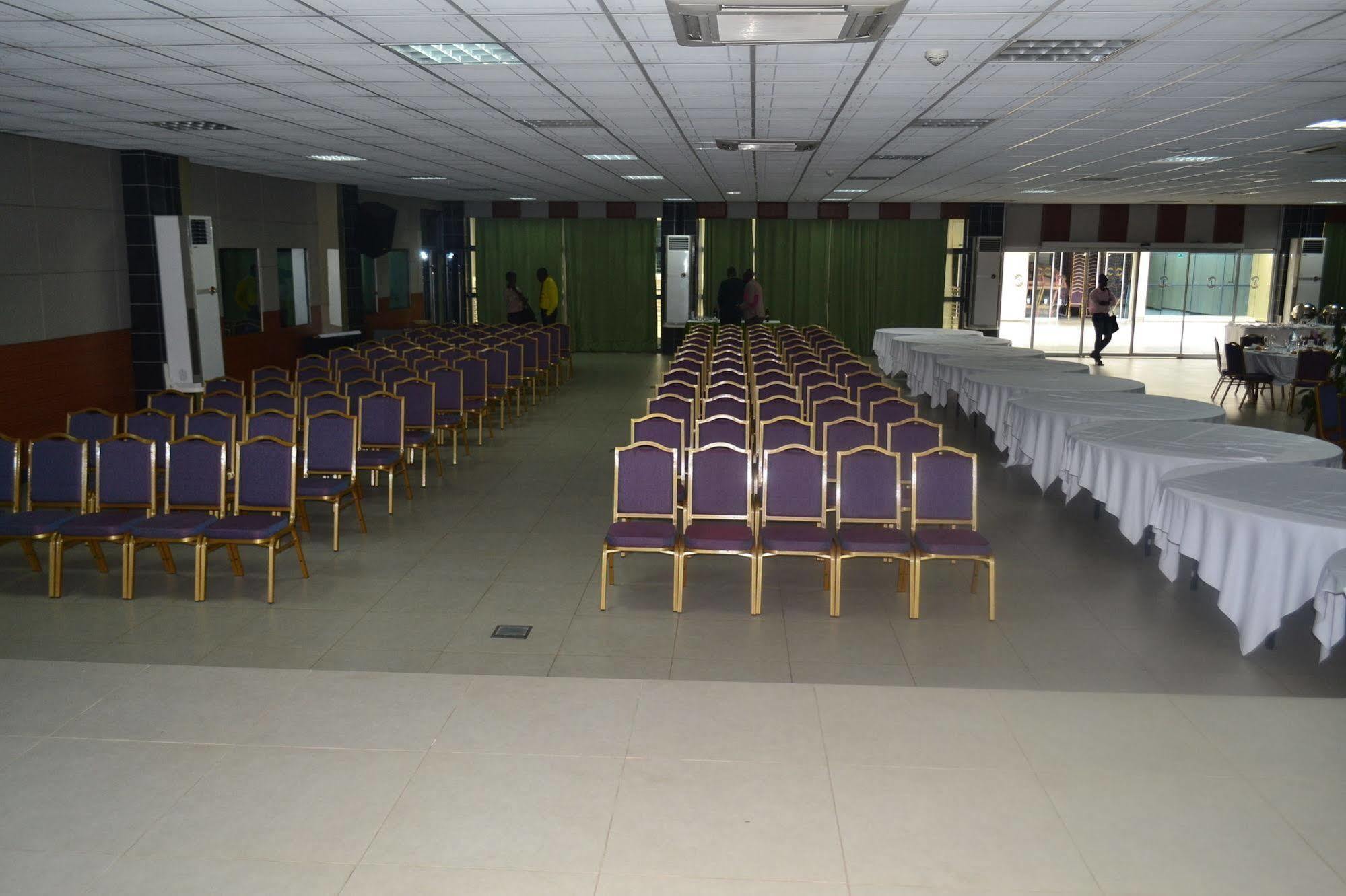 Hotel La Falaise Yaoundé Εξωτερικό φωτογραφία