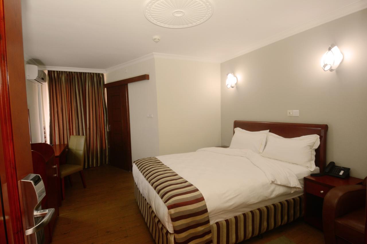 Hotel La Falaise Yaoundé Δωμάτιο φωτογραφία